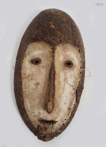 VERY EARLY LEGA TRIBAL MASK