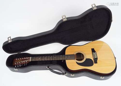 TANGLEWOOD GUITAR