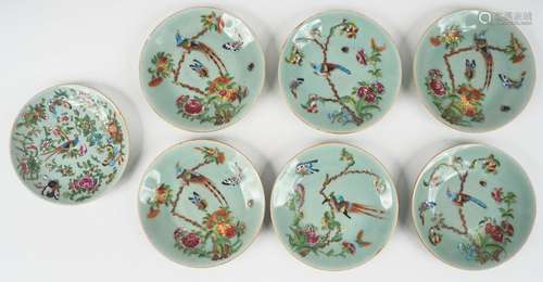 7 assiettes en porcelaine de Canton, à décor de faisans et d...