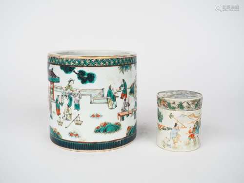 Porte pinceaux ou Bitong en porcelaine et émaux style famill...