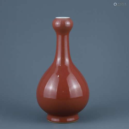 清乾隆豇豆红釉蒜头瓶
