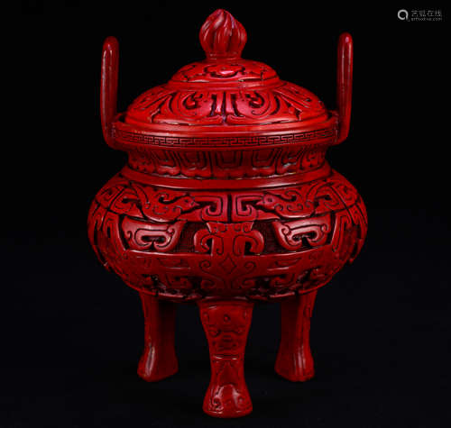 Old Tibetan large lacquer bird and animal pattern three-legg...