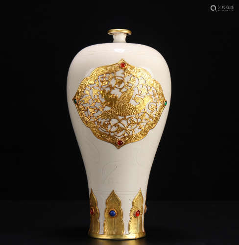An Old Collection Song Kiln Wrapped Garlic Vase with Goldfis...
