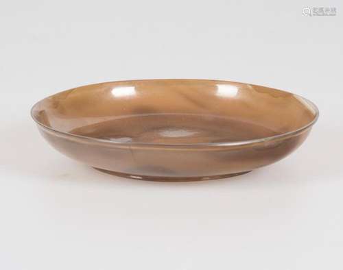 Small agate plate. China. 20th century.