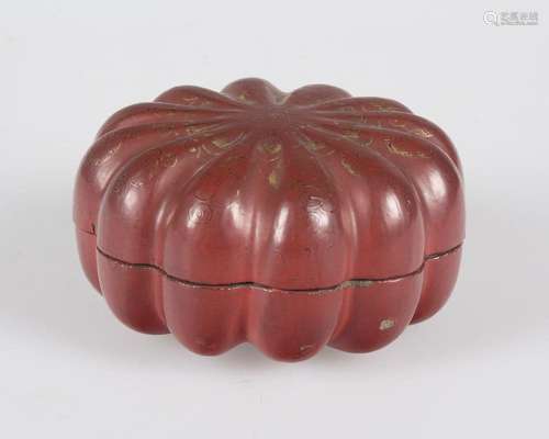 Red lacquered box. Southern China. 19th century.