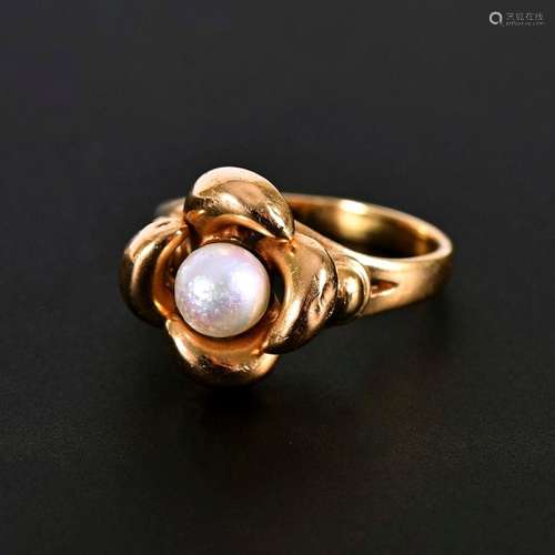 RING MIT ZUCHTPERLE.