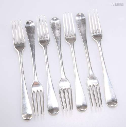 A SET OF SIX GEORGE III SILVER DESSERT FORKS AND AN ASSOCIAT...
