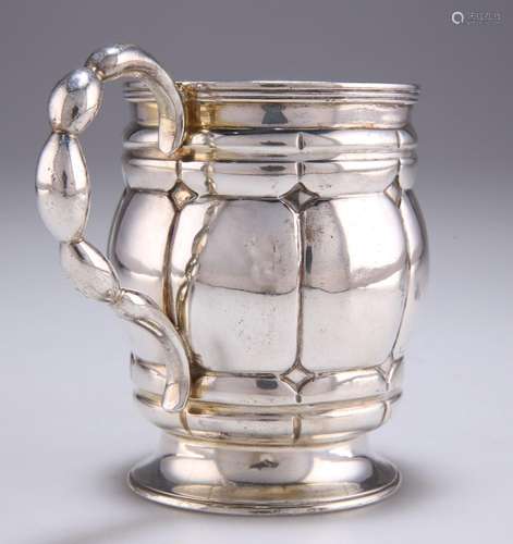 A VICTORIAN SILVER MUG