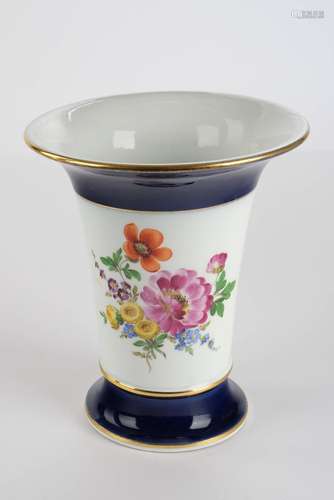 Vase, Meissen, Schwertermarke, 1. Wahl, bunte Blumen auf wei...