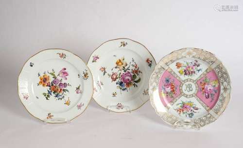 2 Teller, Meissen, Schwertermarke, um 1765, Osier, farbige B...