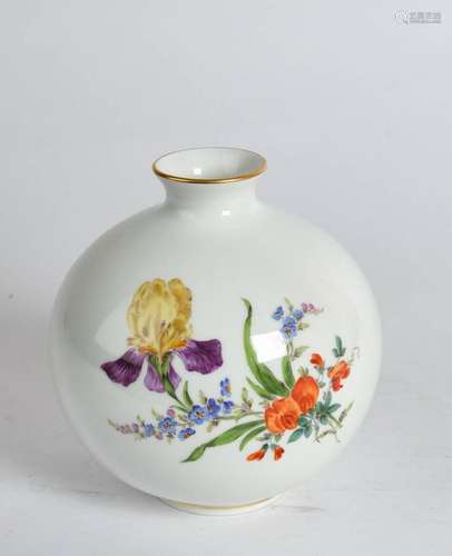 Vase, Meissen, Schwertermarke, 1. Wahl, Blume 3, bunt, Goldr...