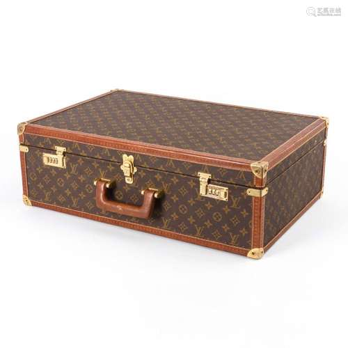 REISEKOFFER. LOUIS VUITTON.