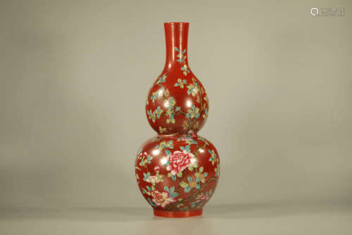 珊瑚红釉花卉葫芦瓶