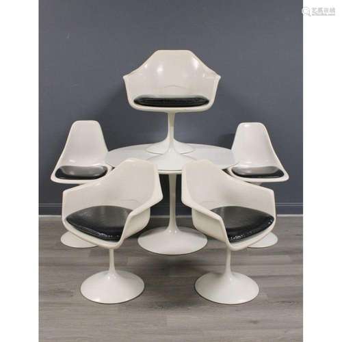 Midcentury Saarinen Style Tulip Table & 6 Chairs.