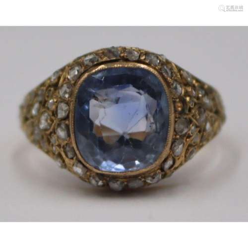 JEWELRY. 18kt Gold Ceylon Sapphire & Diamond Ring.