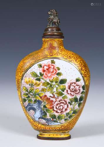 A Chinese cloisonne snuff bottle, with a character mark to b...