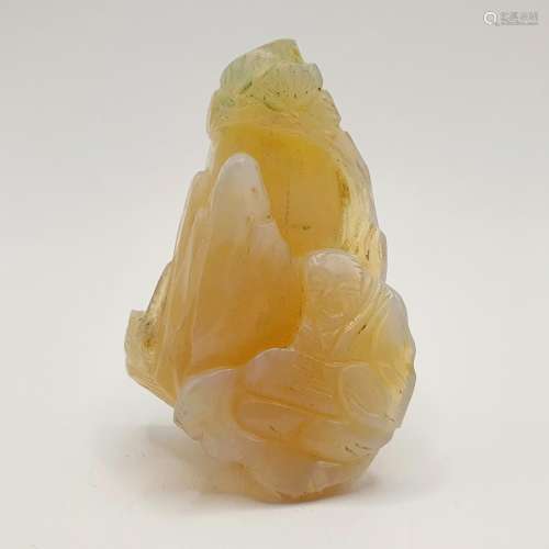 A Chinese carved opal snuff bottle, lacking stopper, 5 cm hi...