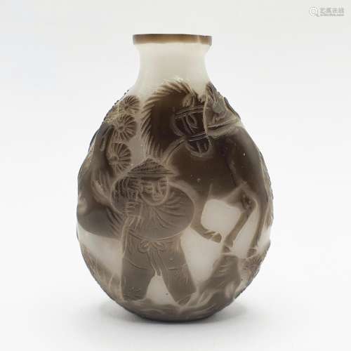 A Chinese black and white cased glass snuff bottle, lacking ...