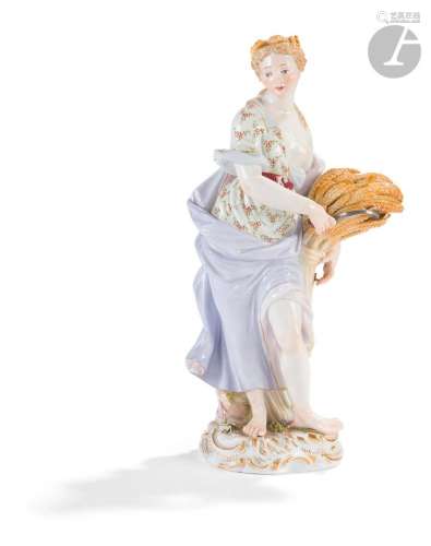 Meissen Statuette représentant une jeune femme allégorie de ...