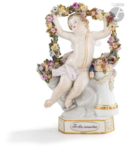 Meissen Statuette en porcelaine représentant un amour sur un...
