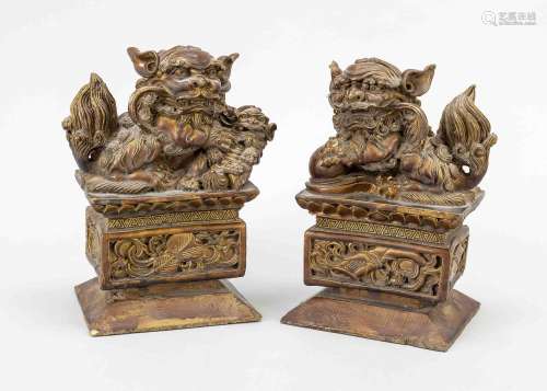 Pair of guardian lions, China,