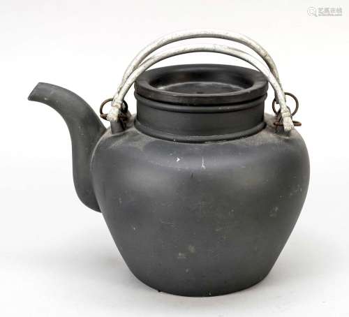 Large Yixing teapot, earthenwa