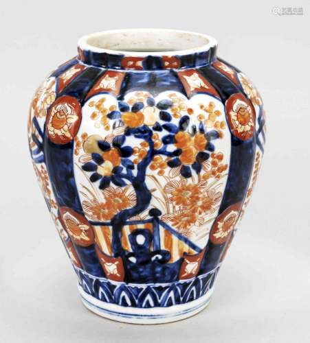 Imari shoulder vase, Japan, Ar