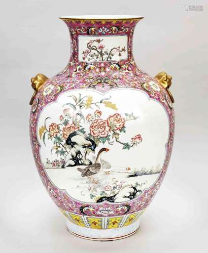 Large vase of the Rose family,