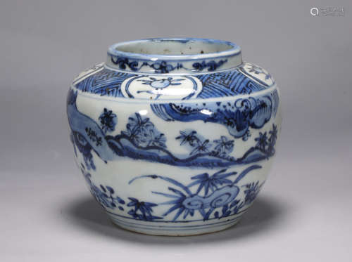 Wanli flower and bird jar of Ming Dynasty