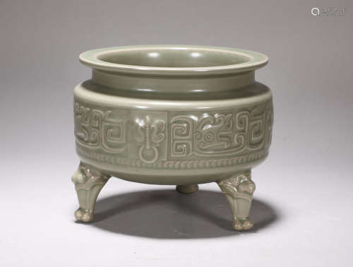 Five dynasties Yue kiln celadon carved three-legged incense ...