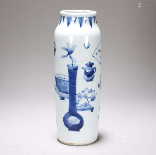 Ming Dynasty Chongzhen blue and white Bogu pattern bottle