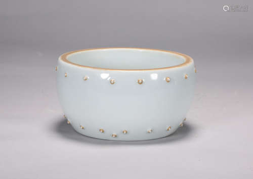 Qing Dynasty sweet white glaze drum nail washing.