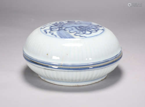 Wanli blue and white holding box of Ming Dynasty