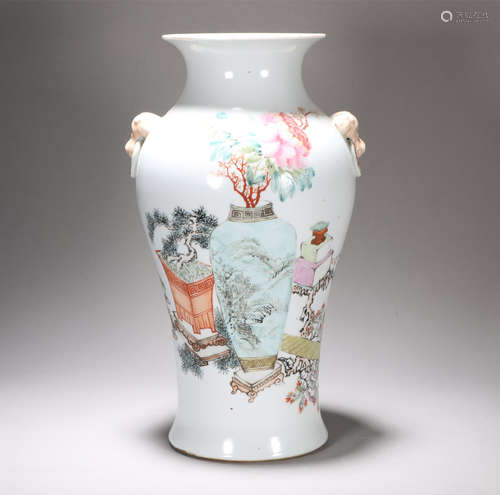 A piece of porcelain in the Qing Dynasty