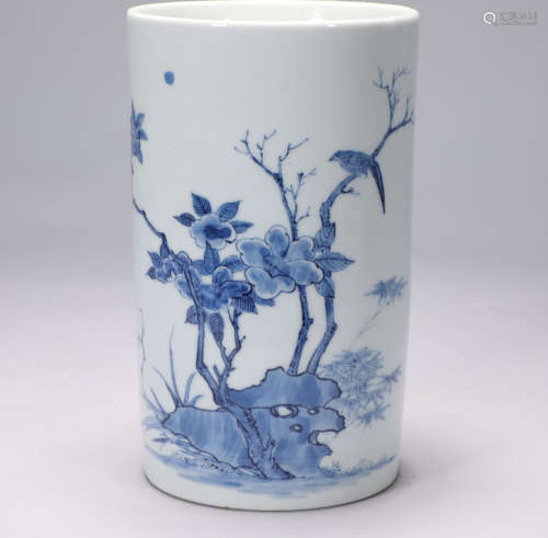 Blue and white flower and bird pen holder in Shunzhi of Qing...