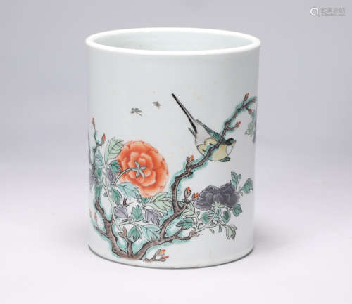The colorful flower-and-bird penholder of Kangxi in Qing Dyn...