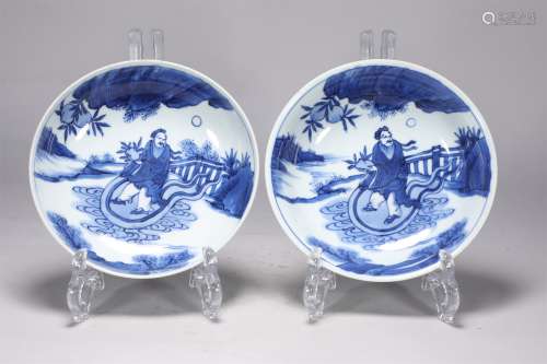 A pair of blue and white figures in Shunzhi of Qing Dynasty