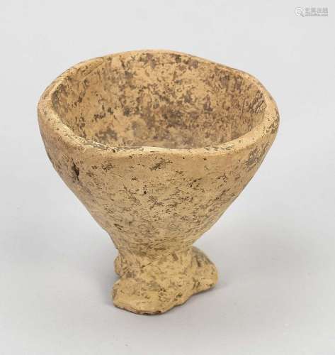 Pottery vessel, 1st century BC, bow