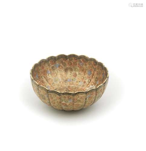 UNRYU TOYAMA A Satsuma Deep Bowl with a Flower-Shaped Rim Me...