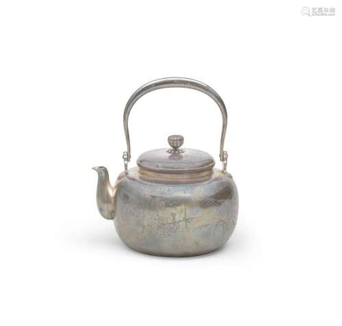 A SILVER TEAPOT AND COVER Meiji (1868-1912) or Taisho (1912-...
