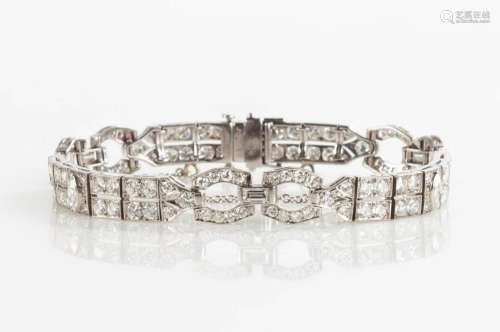4.30 ct. Art Deco Platinum & Diamond Bracelet