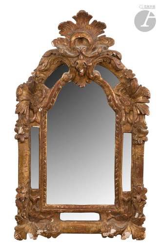 Petit miroir en bois doré,