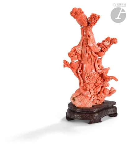 Branche de corail sculpté,