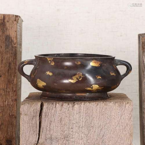 A Chinese bronze incense burner,