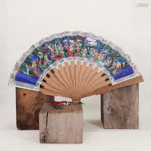 A Chinese boxwood brisé fan,
