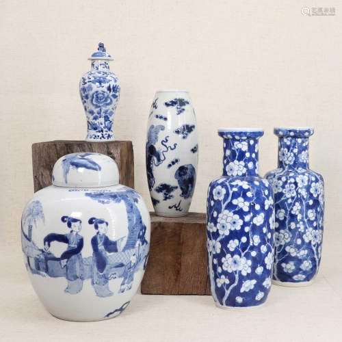 A collection of Chinese blue and white,