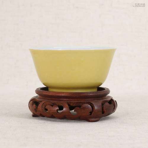 A Chinese yellow-glazed tea bowl,