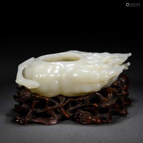 A Chinese Carved Jade Fingered Citron Washer