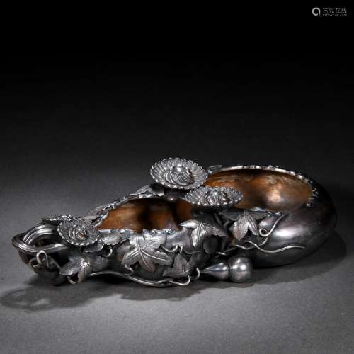 A Chinese Silver Double Gourds Washer
