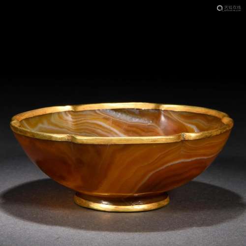A Chinese Bronze-gilt Mounted Agate Lobed Bowl